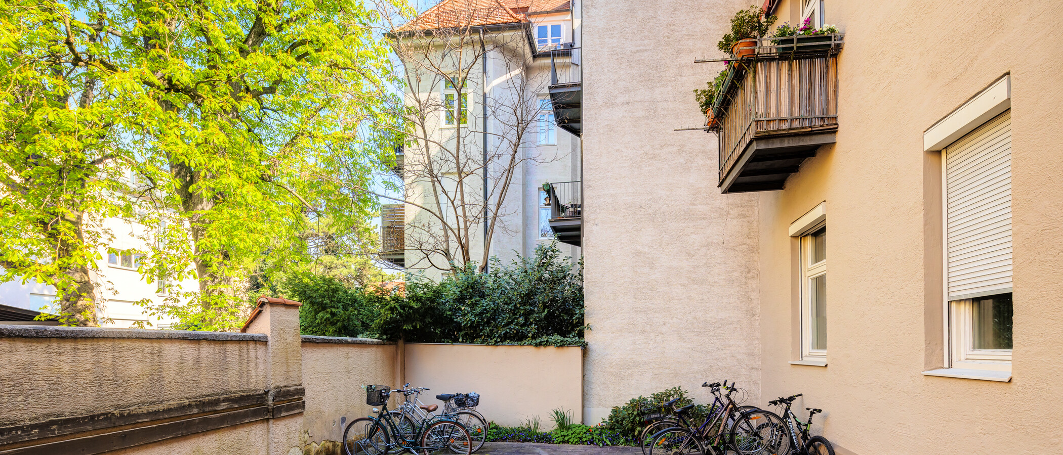 apartment München Schwabing (rechts der Leopoldstraße) 01 inner courtyard  319