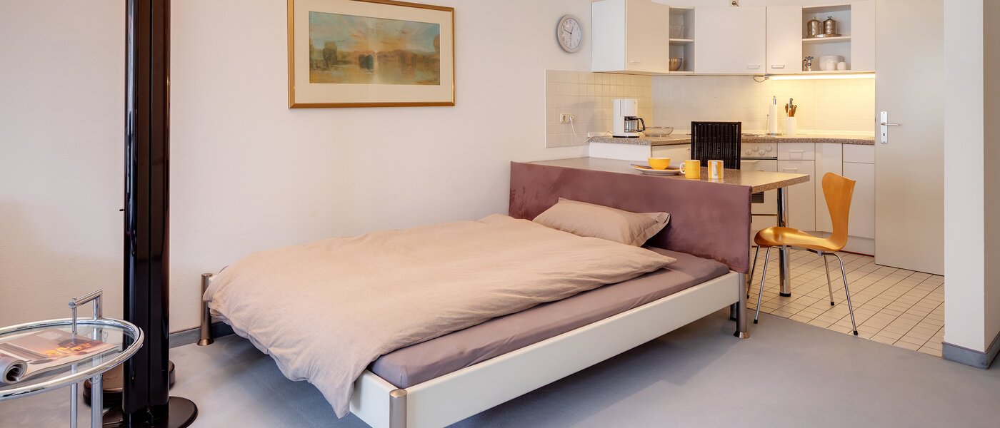 apartment München Schwabing-West (rund um den Hohenzollernplatz) 01 sleeping area 3242