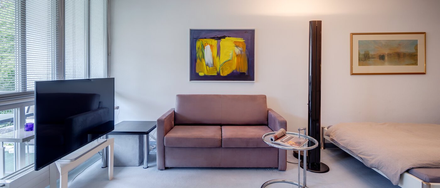 apartment München Schwabing-West (rund um den Hohenzollernplatz) 03 living area 3242