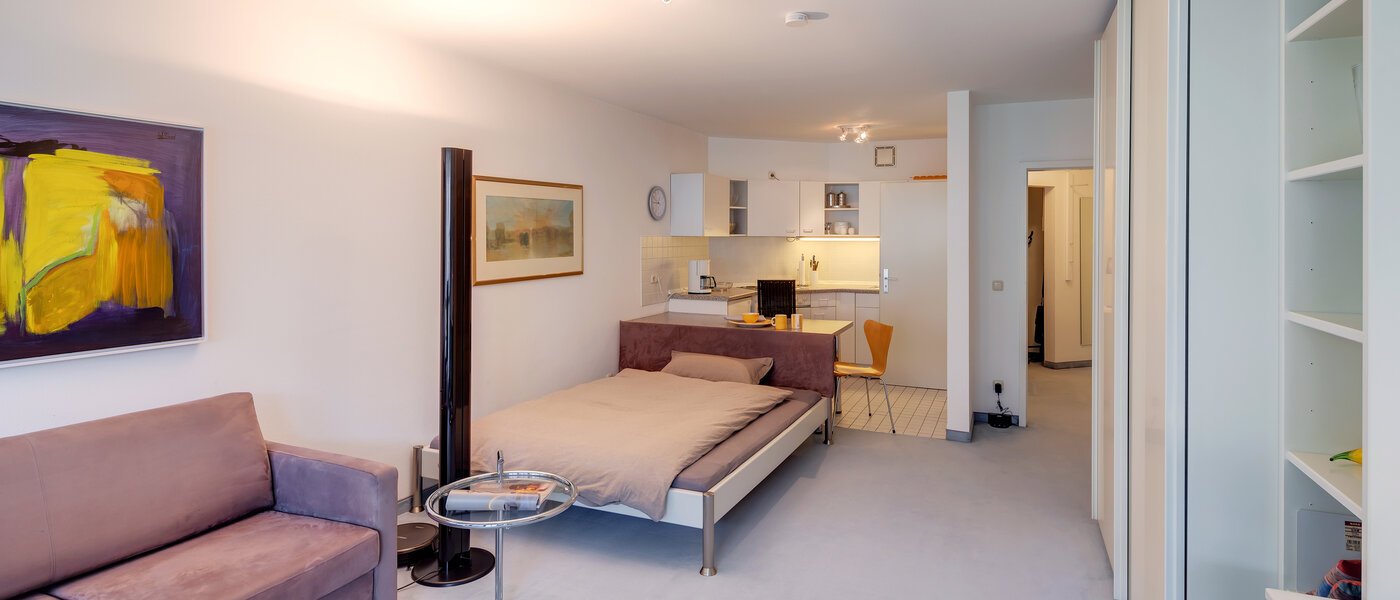 apartment München Schwabing-West (rund um den Hohenzollernplatz) 04 living area 3242