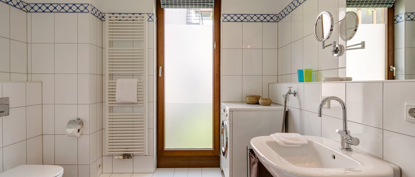 semi-detached house München Schwabing (links der Leopoldstraße) 02 2. bathroom 3396