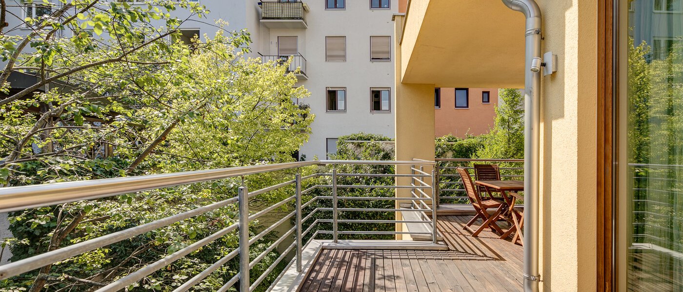 semi-detached house München Schwabing (links der Leopoldstraße) 02 balcony 3396