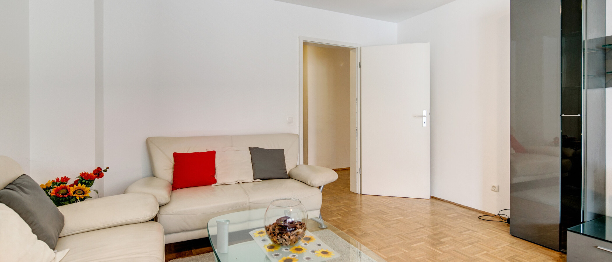 apartment München Schwabing-Nord (zw. Belgrad- & Leopoldstraße) 04 living room 342