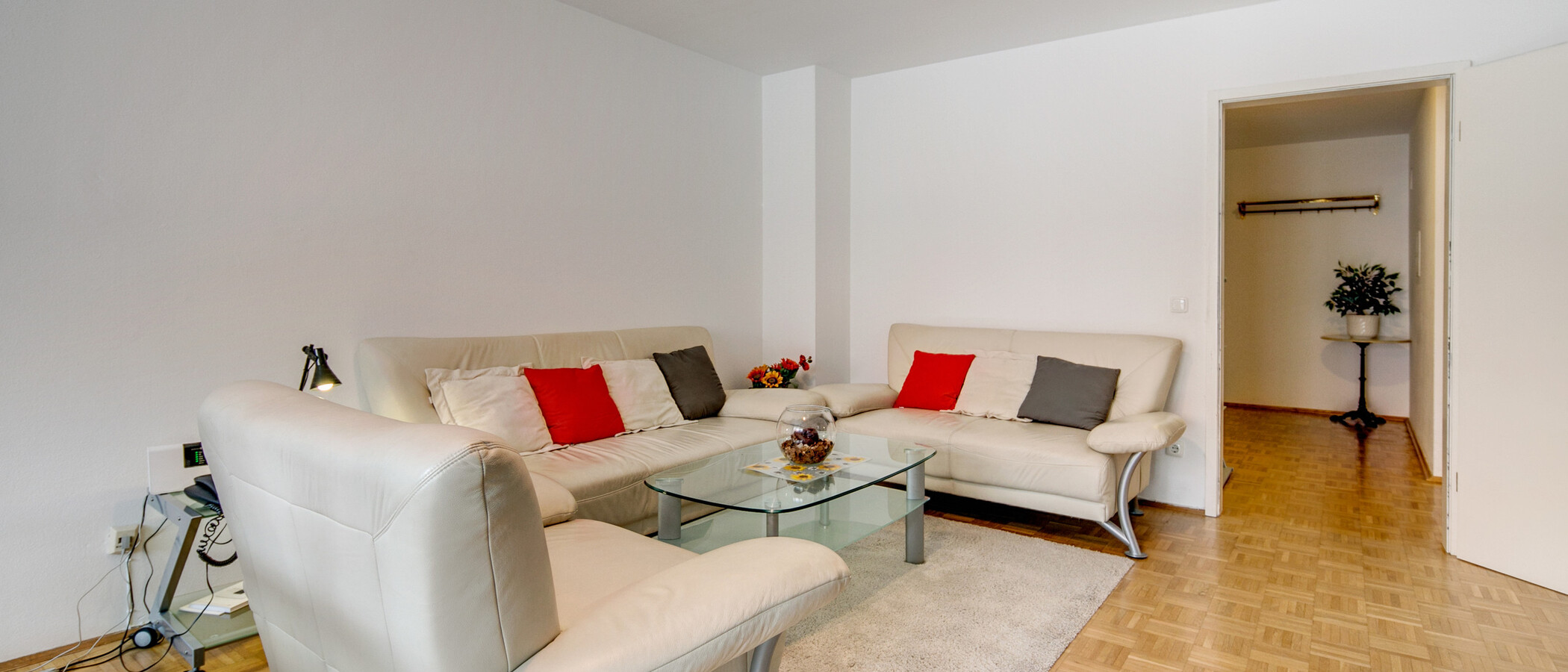 apartment München Schwabing-Nord (zw. Belgrad- & Leopoldstraße) 05 living room 342
