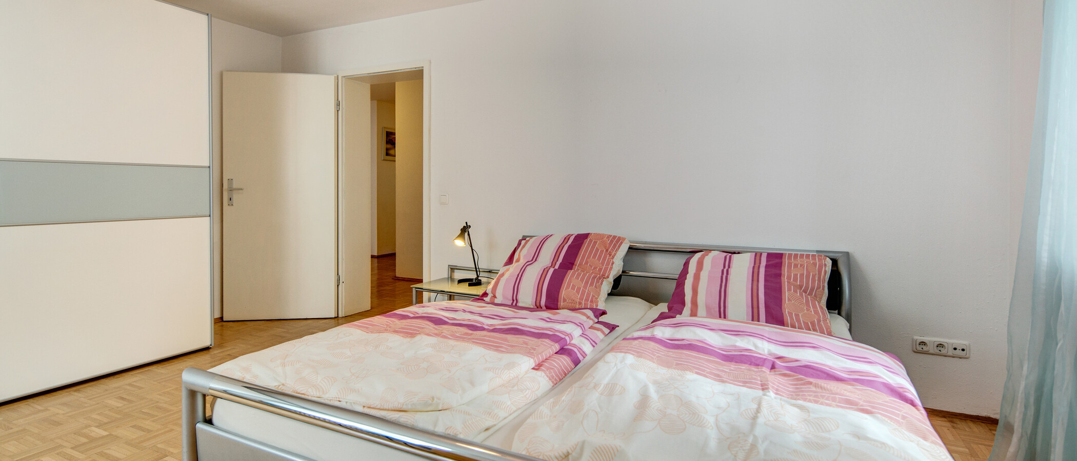 apartment München Schwabing-Nord (zw. Belgrad- & Leopoldstraße) 04 sleeping area 342