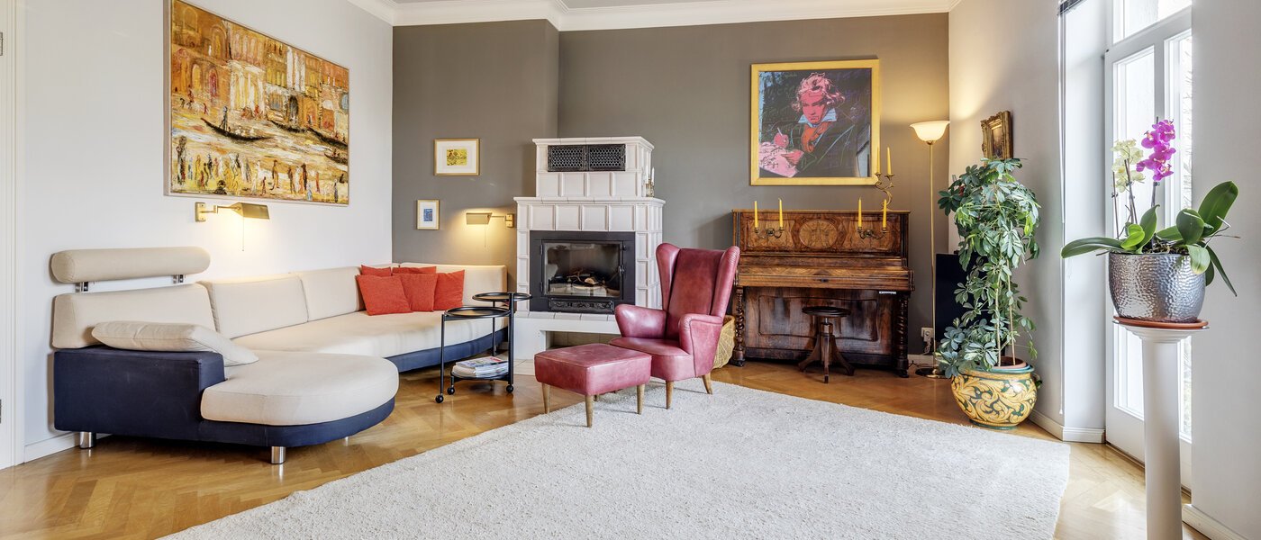 apartment München Neuhausen 01 living room 3428