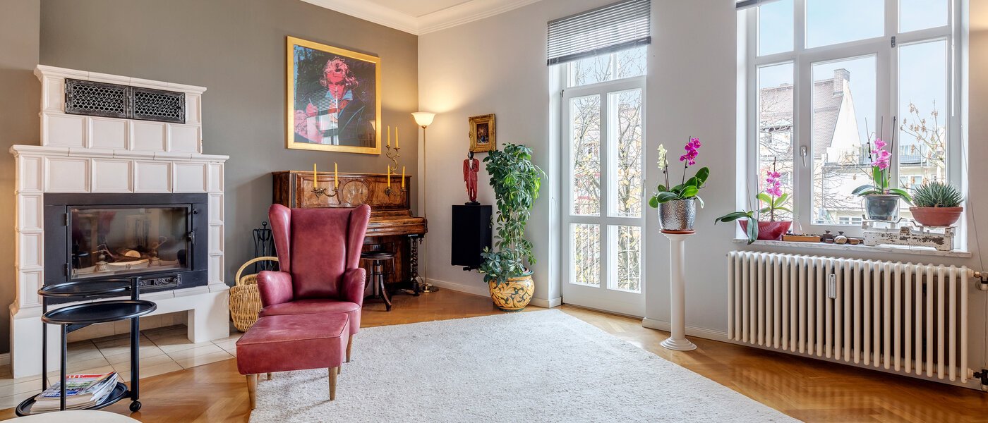 apartment München Neuhausen 02 living room 3428