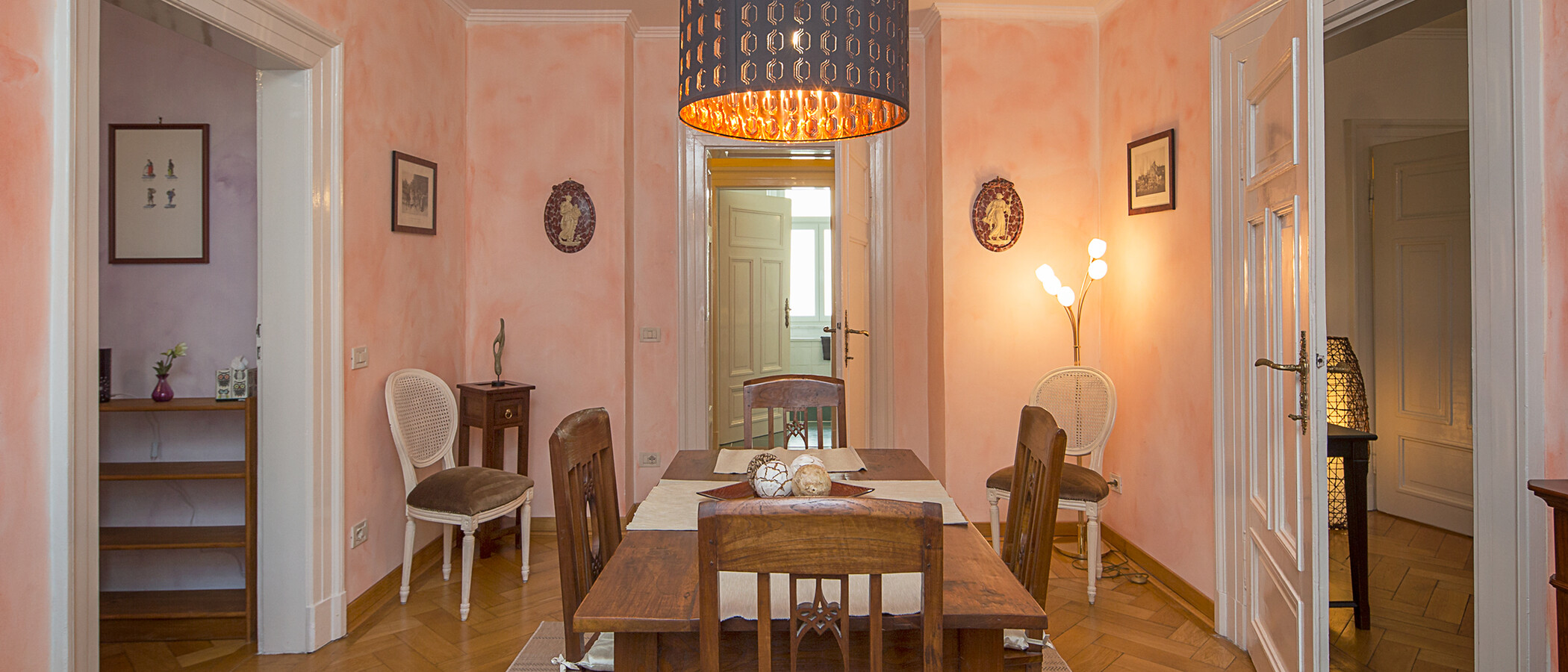 apartment München Lehel 01 dining 3457