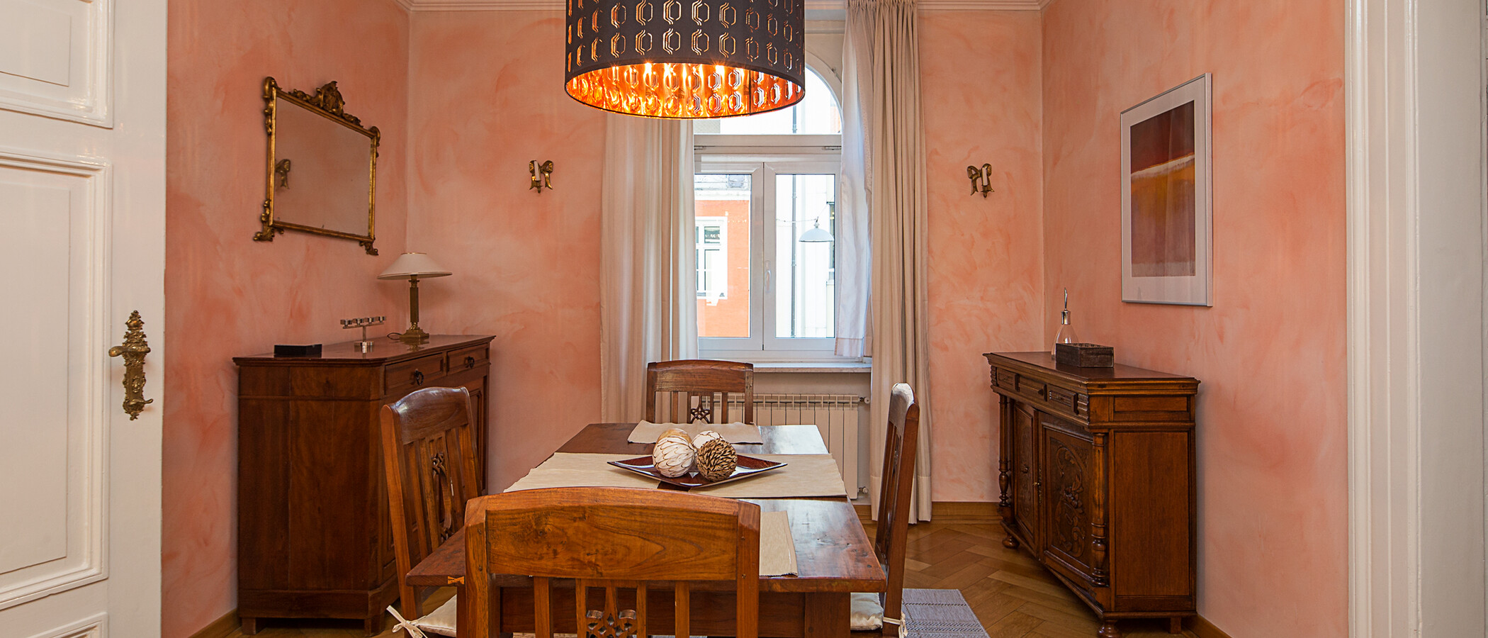 apartment München Lehel 02 dining 3457