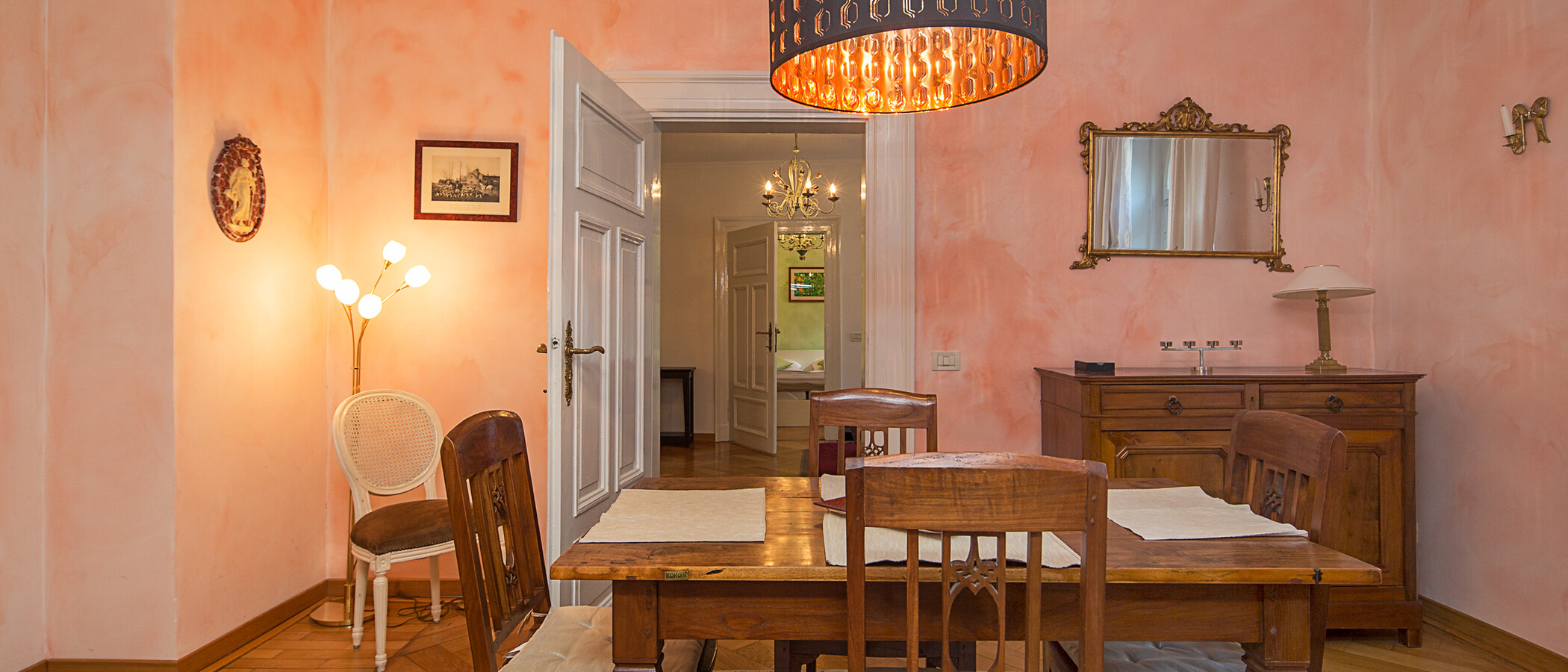 apartment München Lehel 03 dining 3457