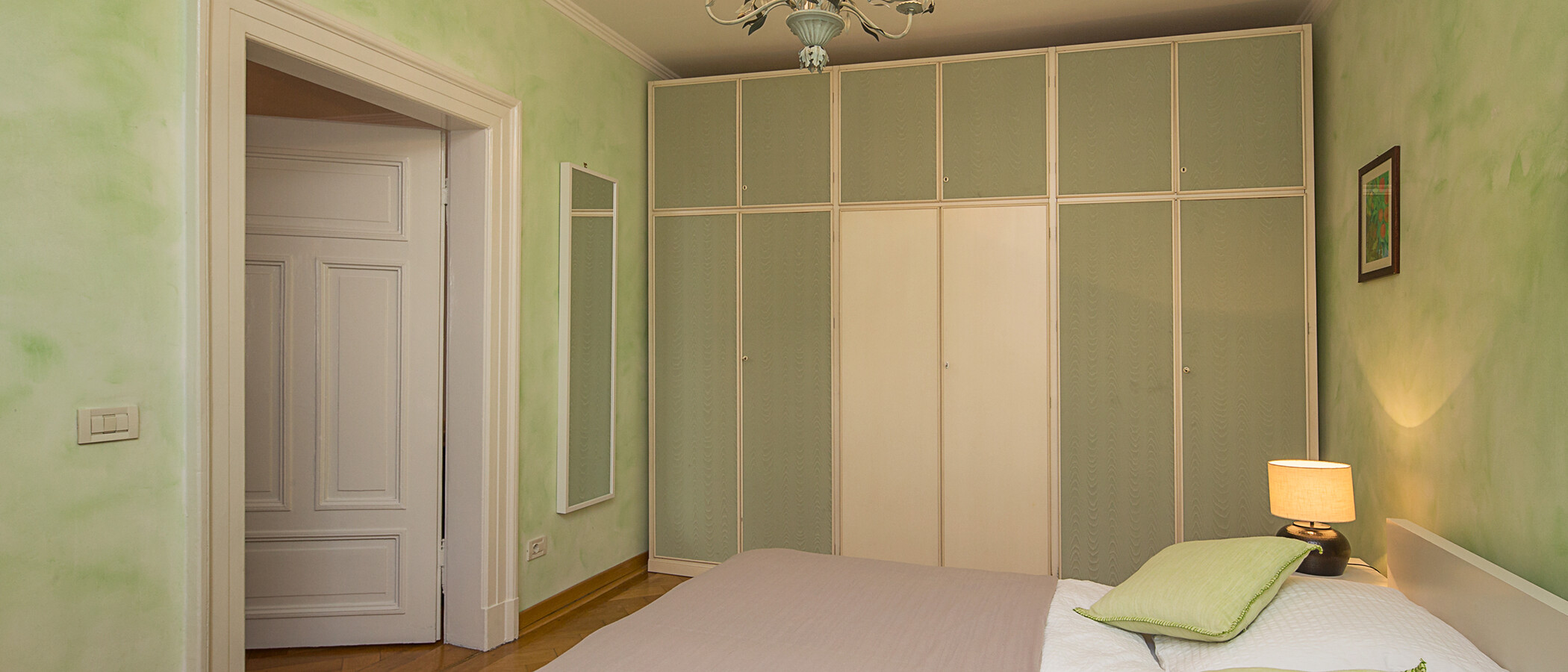 apartment München Lehel 03 sleeping area 3457