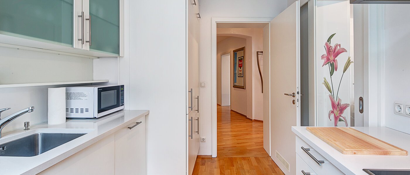 apartment München Gärtnerplatzviertel 02 kitchen 3461