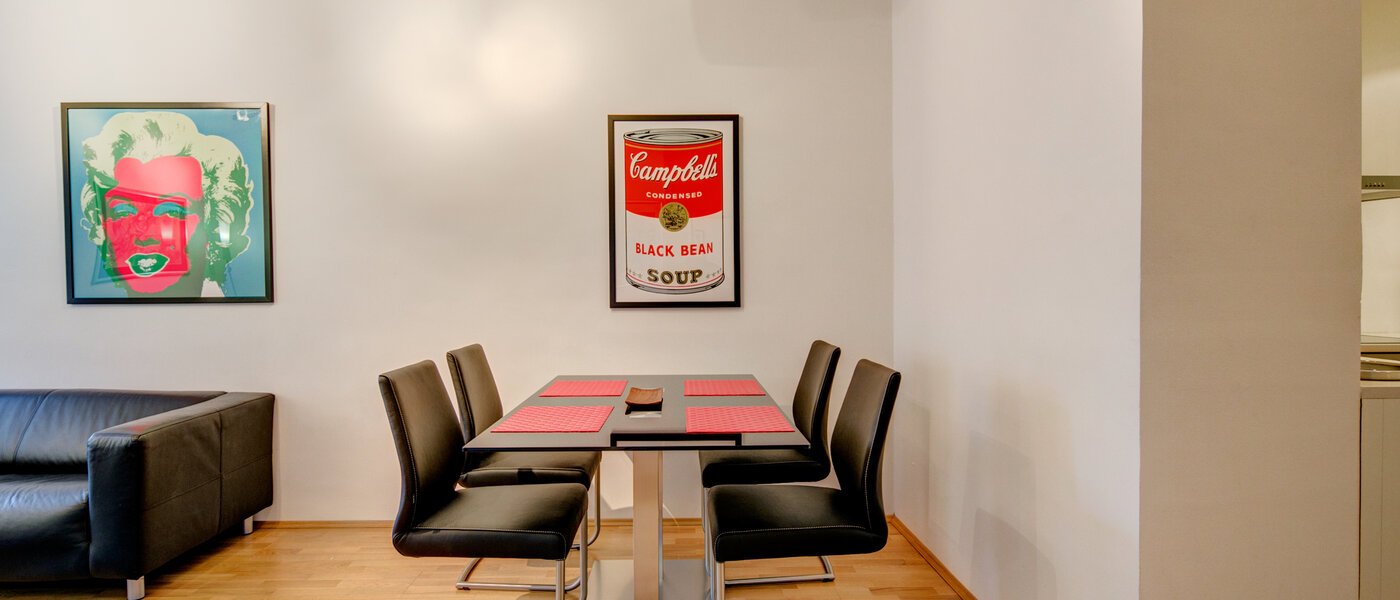 apartment München Gärtnerplatzviertel 03 living room 3462