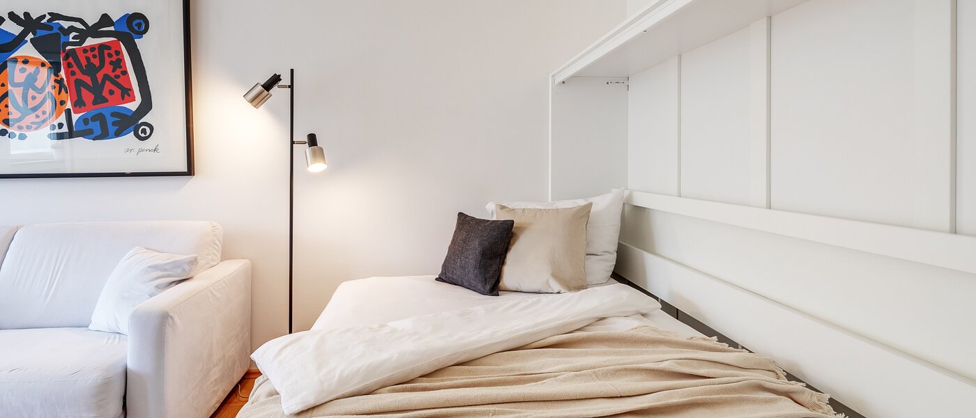 apartment München Neuhausen 02 sleeping area 3464