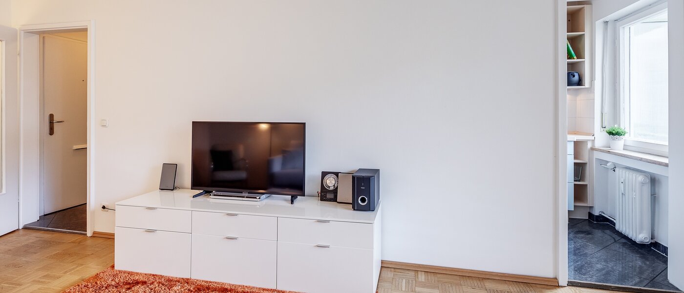 apartment München Neuhausen 03 living area 3464