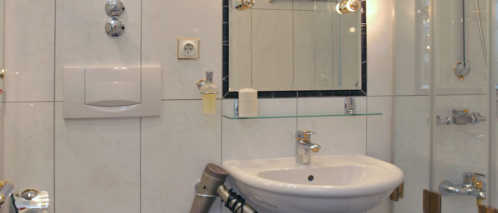 apartment München Cosimapark 02 bathroom 3488