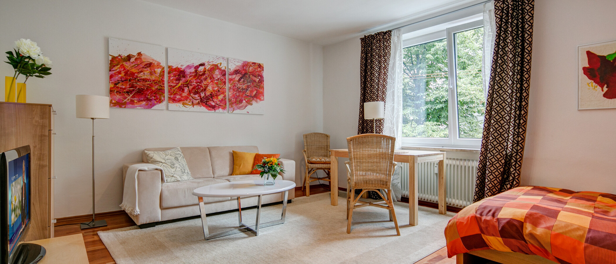 apartment München Schwabing-West (rund um den Hohenzollernplatz) 01 living room 3569