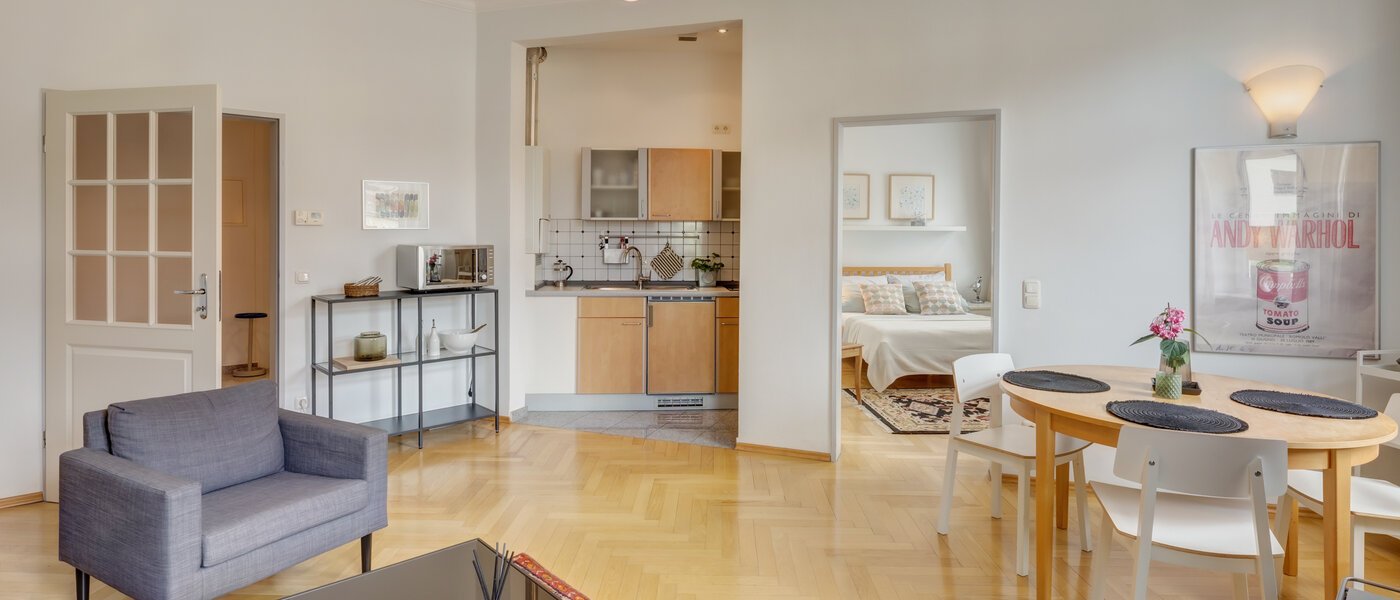 apartment München Gärtnerplatzviertel 04 living area 3613