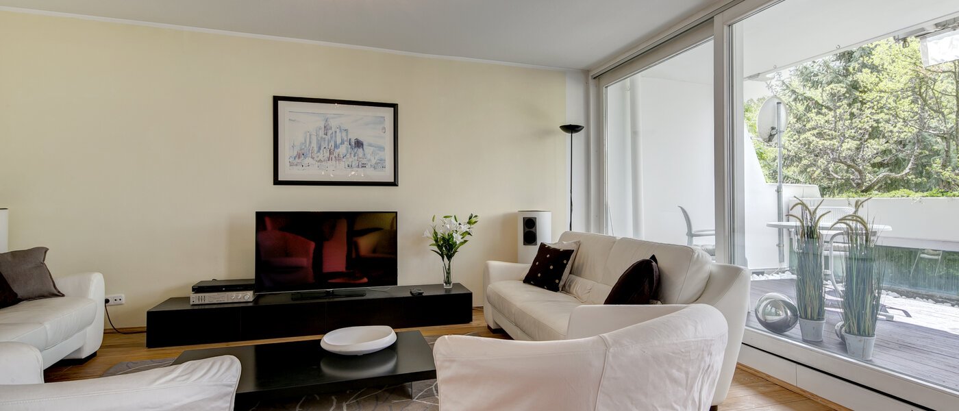 apartment München Olympiadorf 03 living room 3688