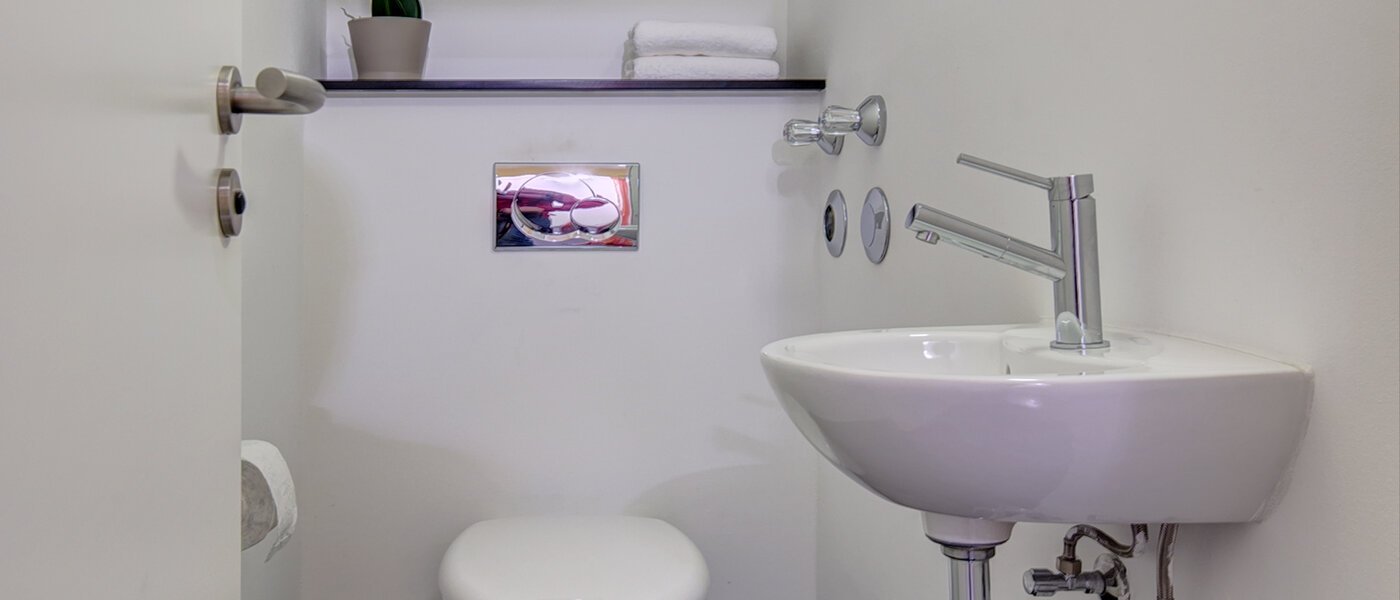 apartment München Olympiadorf 01 separate toilet 3688