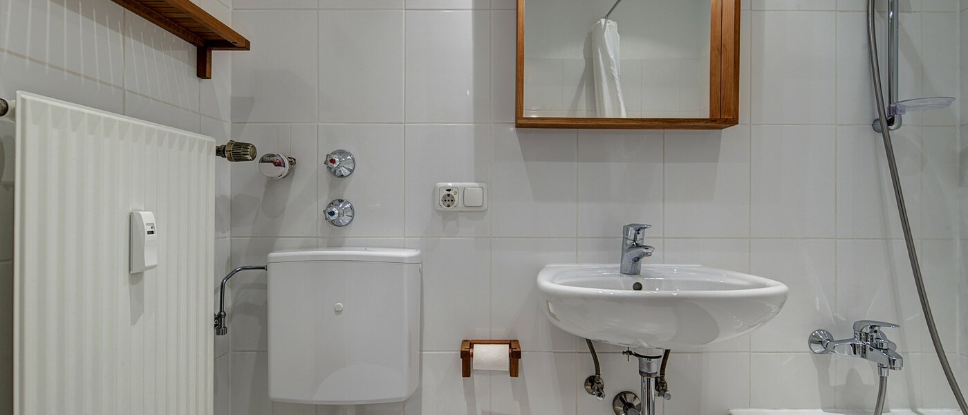 apartment München Schwabing (links der Leopoldstraße) 02 bathroom 3713