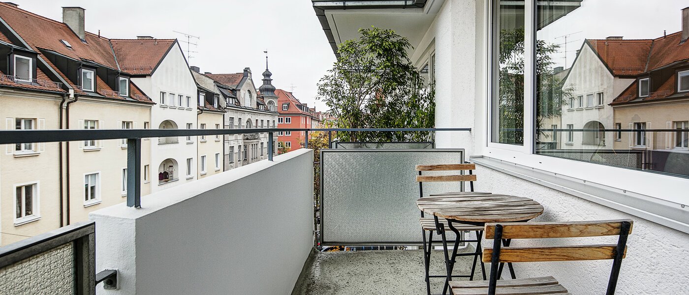 apartment München Schwabing (links der Leopoldstraße) 01 balcony 3713