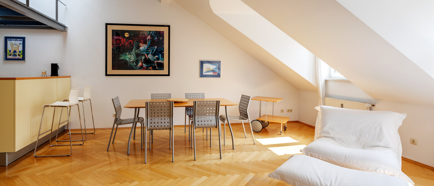 apartment München Gärtnerplatzviertel 05 living area 3714