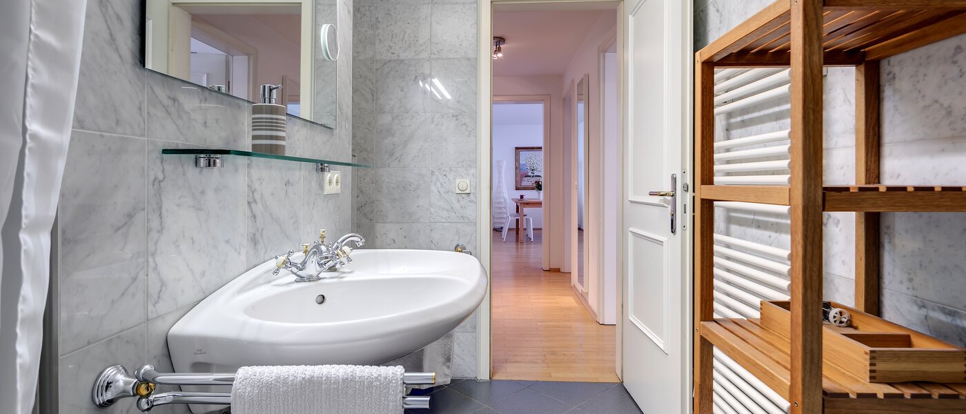apartment München Maxvorstadt - Rund um den Josephplatz 02 bathroom 3735