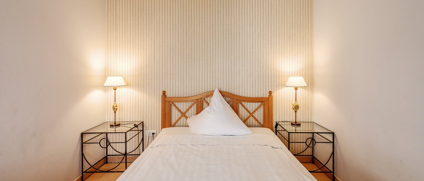 apartment München Maxvorstadt - Westen 01 sleeping area 3764