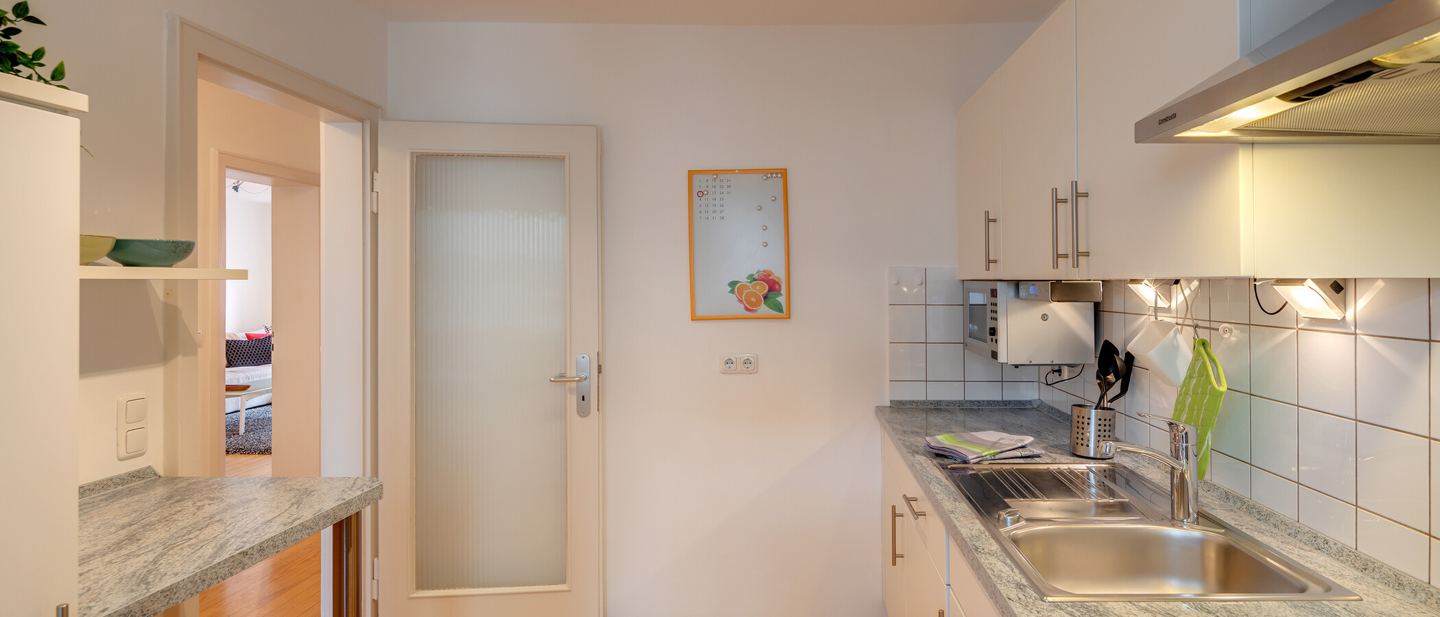 apartment München Schwabing-West (rund um den Hohenzollernplatz) 03 kitchen 3827