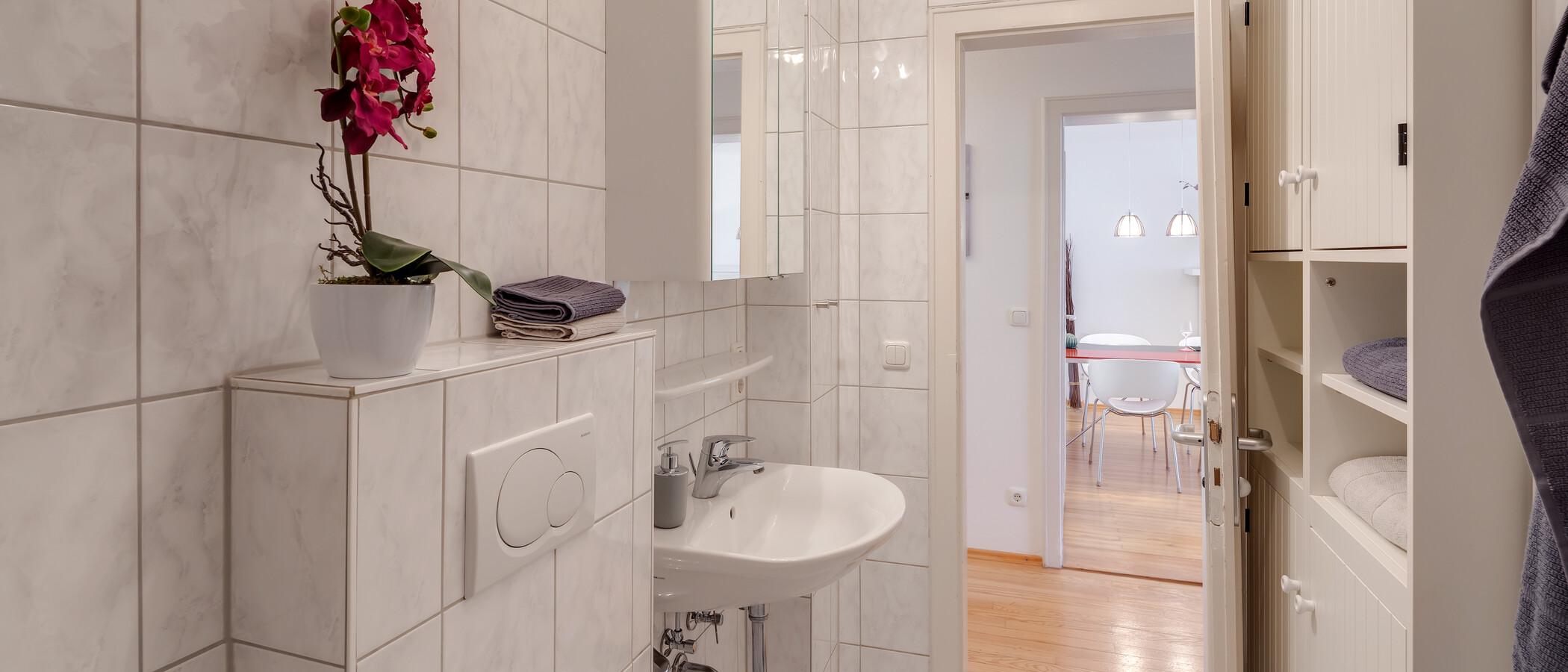 apartment München Schwabing-West (rund um den Hohenzollernplatz) 02 bathroom 3827