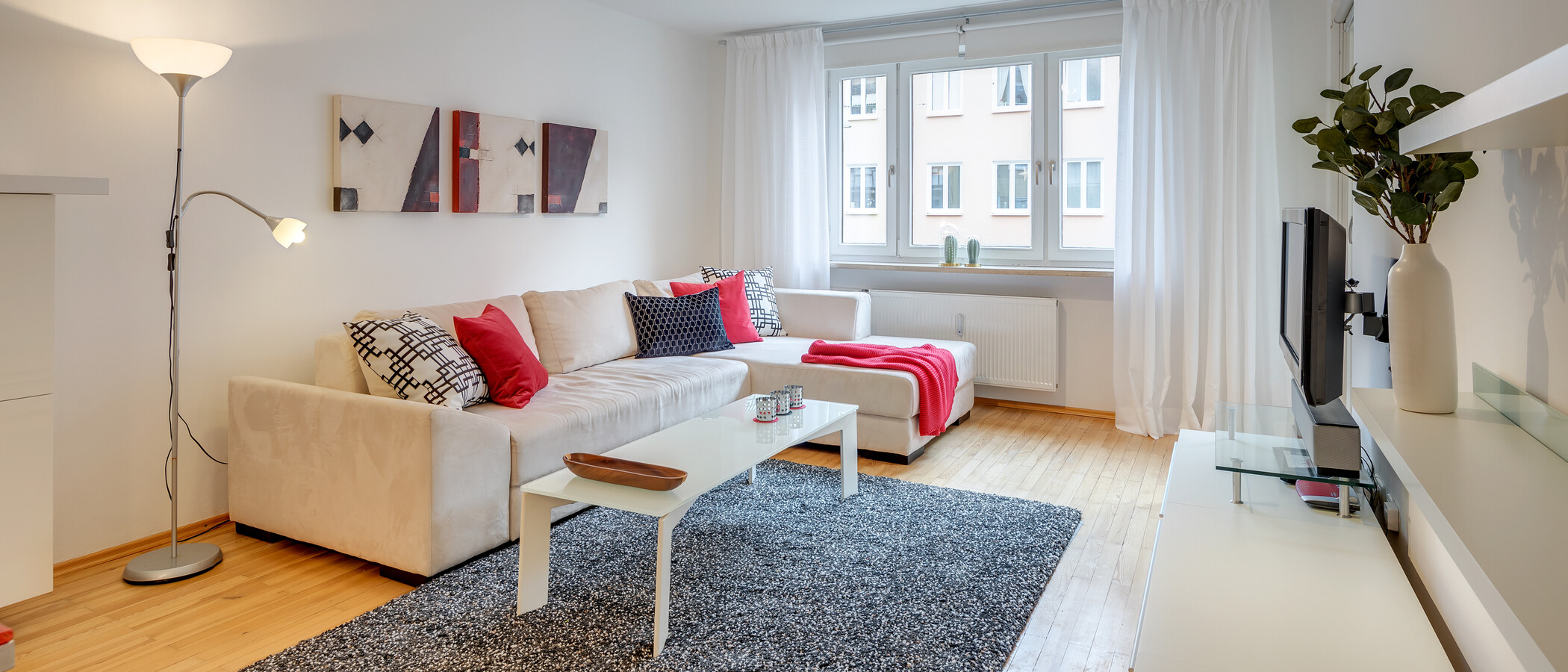apartment München Schwabing-West (rund um den Hohenzollernplatz) 01 living area 3827