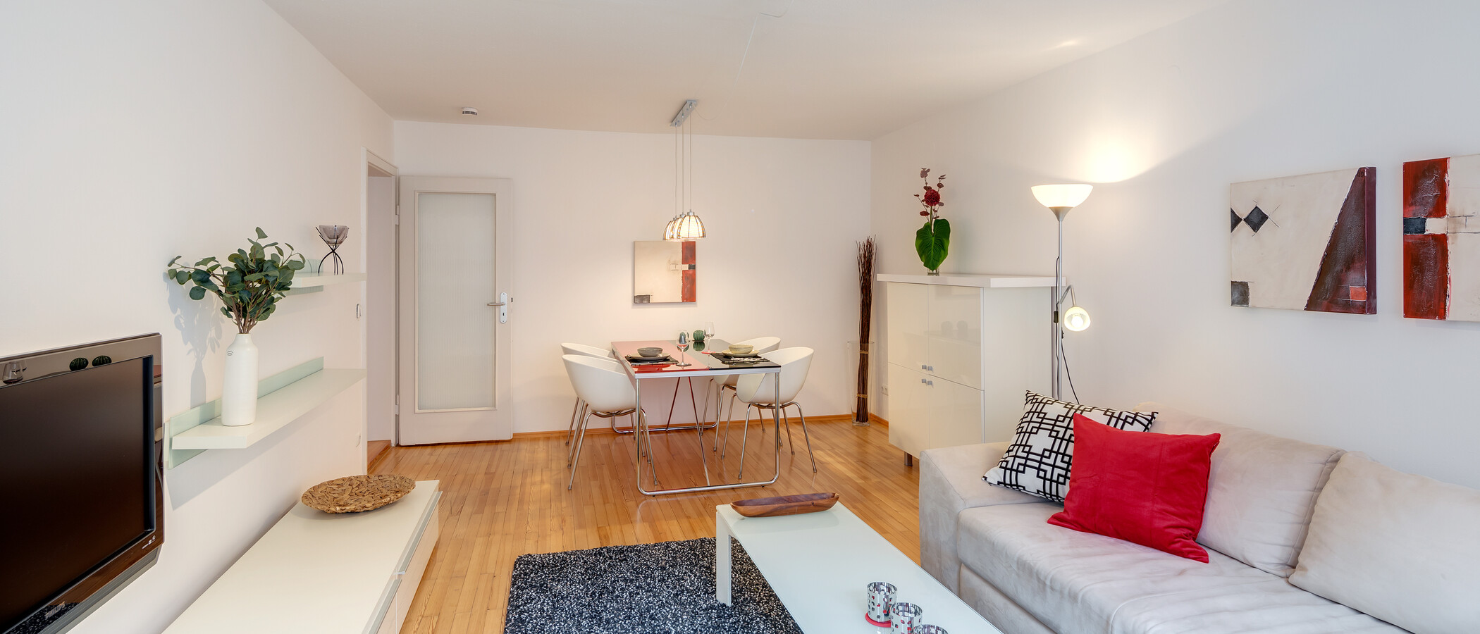apartment München Schwabing-West (rund um den Hohenzollernplatz) 04 living area 3827