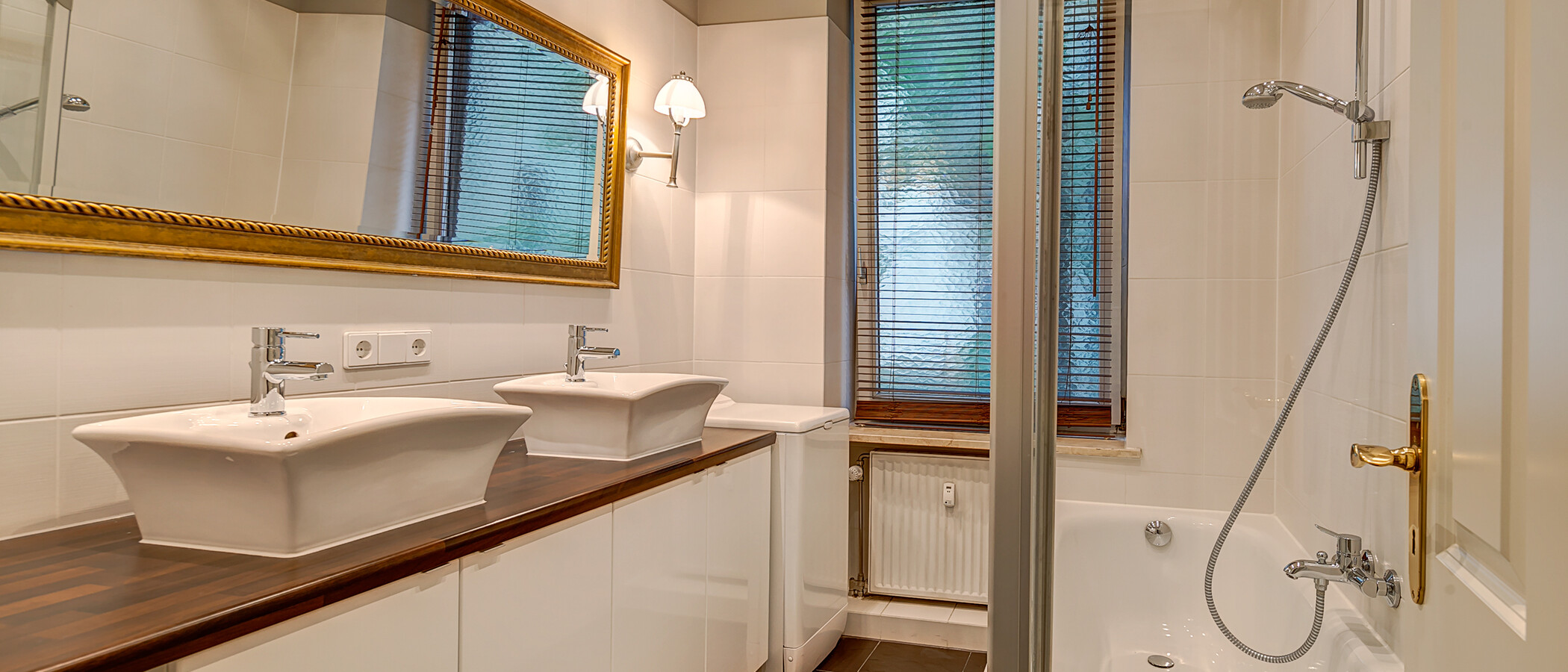 apartment München Gärtnerplatzviertel 01 bathroom 3840