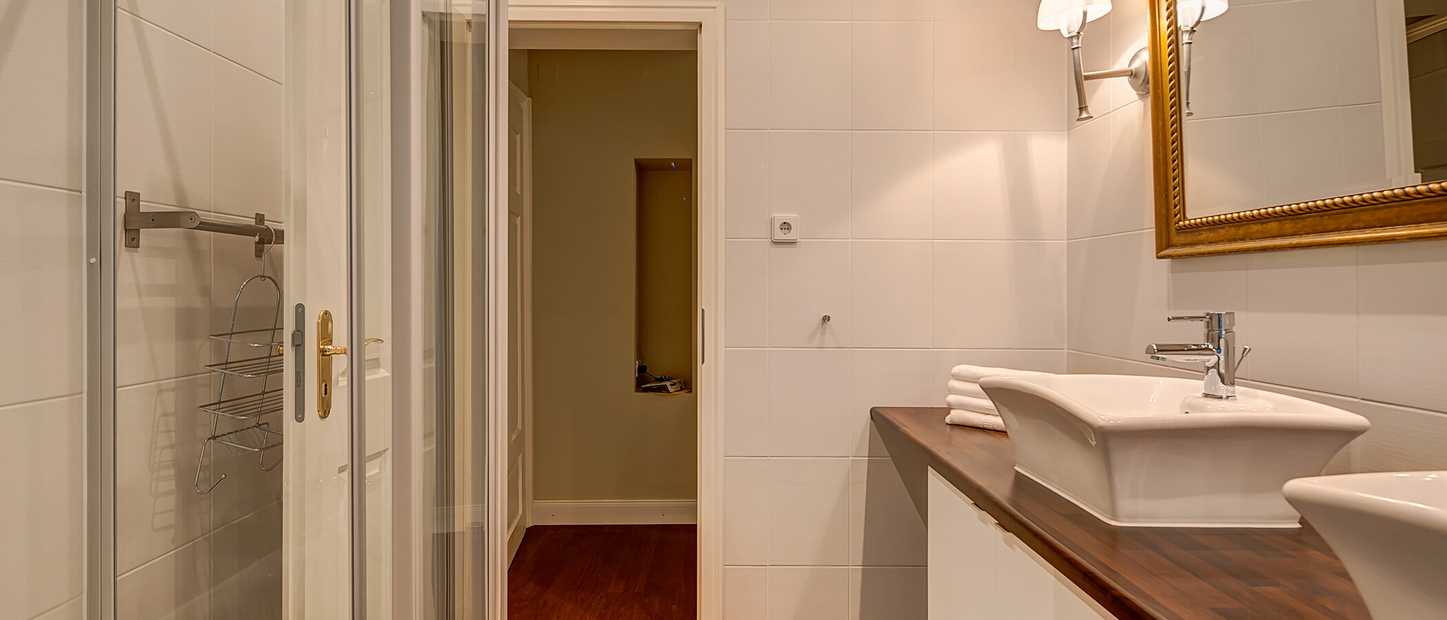 apartment München Gärtnerplatzviertel 03 bathroom 3840