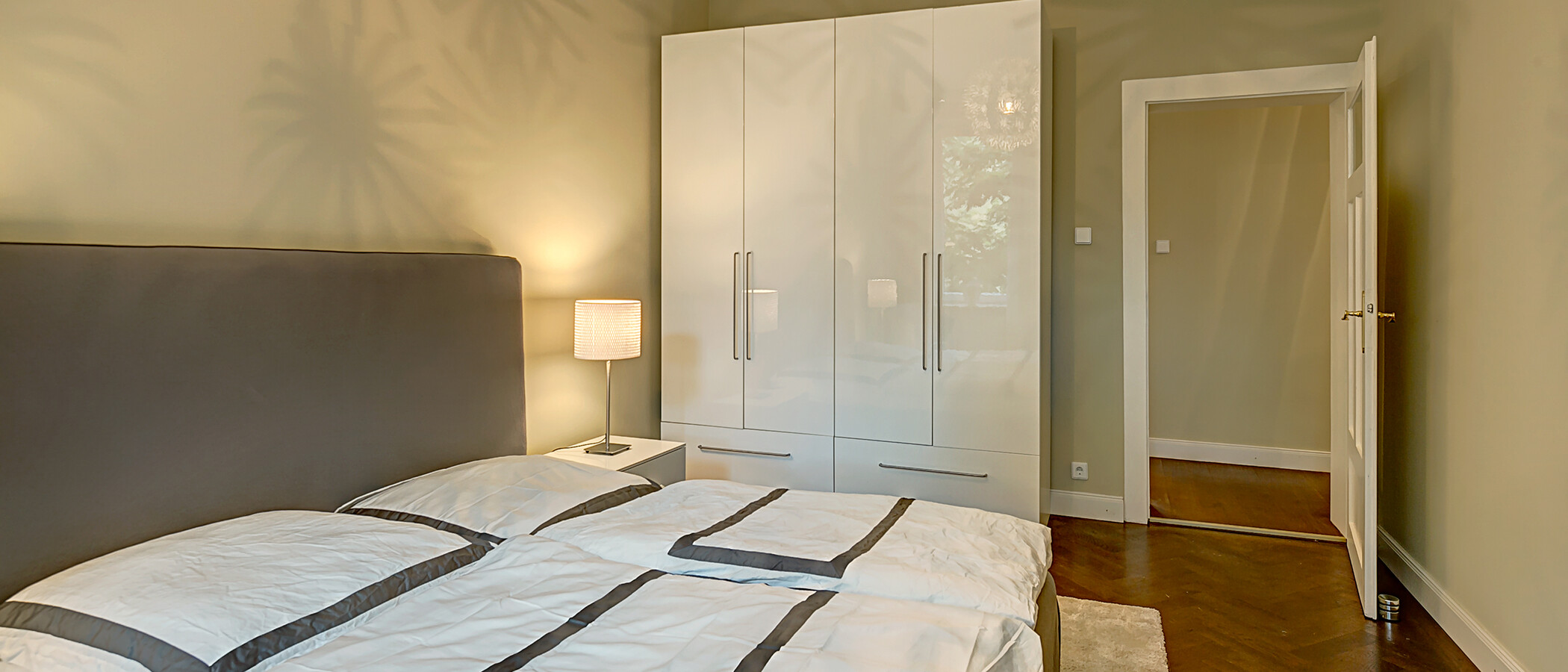 apartment München Gärtnerplatzviertel 04 sleeping area 3840