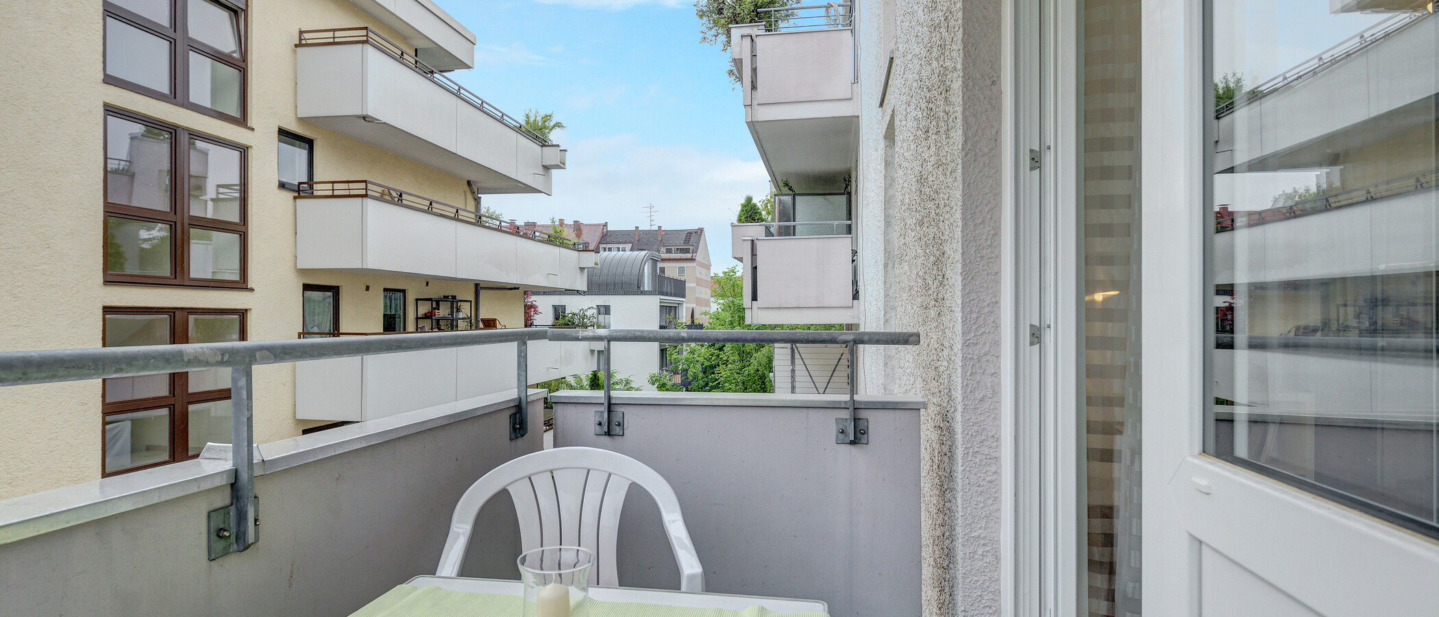 apartment München Schwabing (links der Leopoldstraße) 01 balcony 386