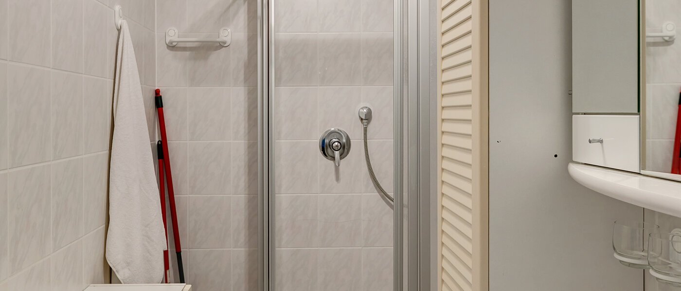 apartment München Moosach 01 bathroom 402