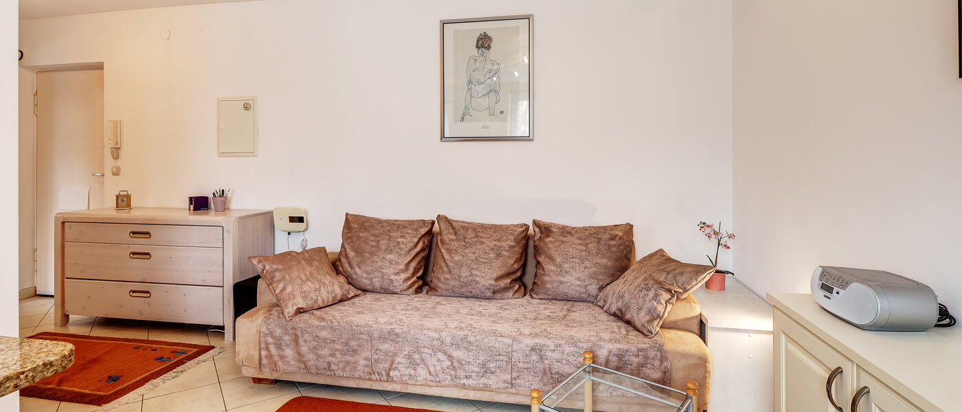 apartment München Parkstadt Bogenhausen 02 living area 4053