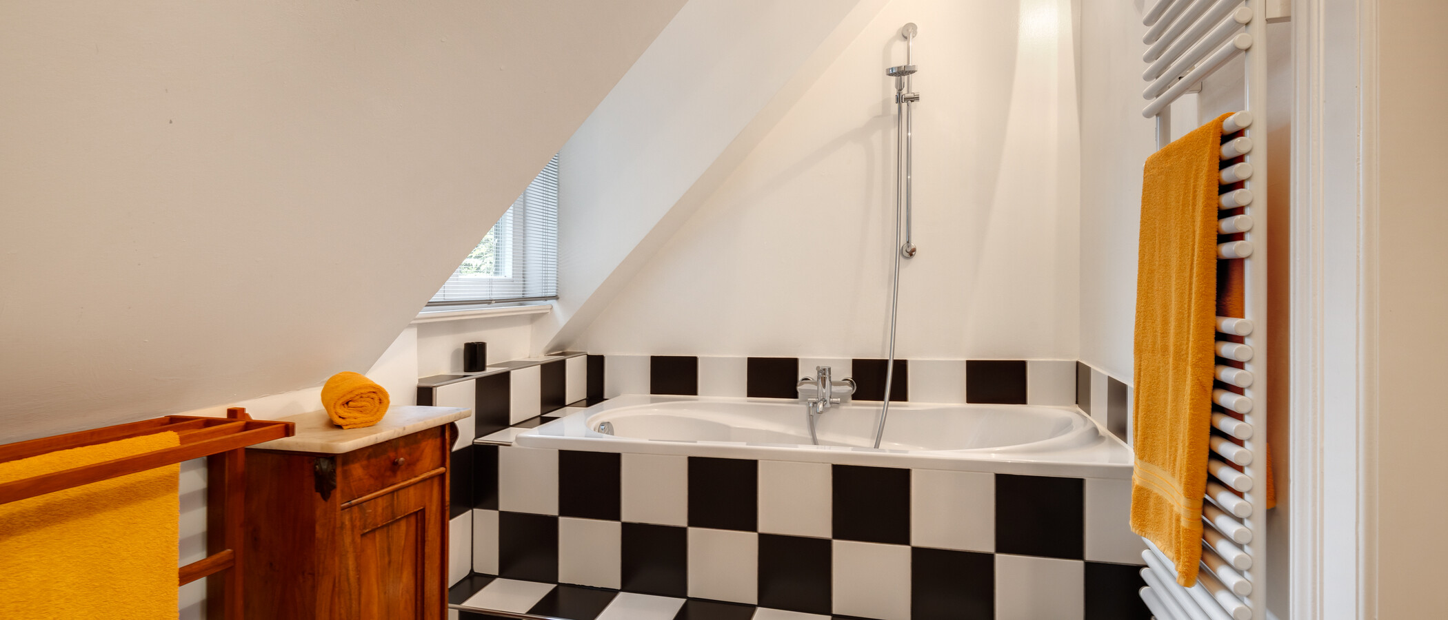 maisonette München Pasing 01 bathroom 407