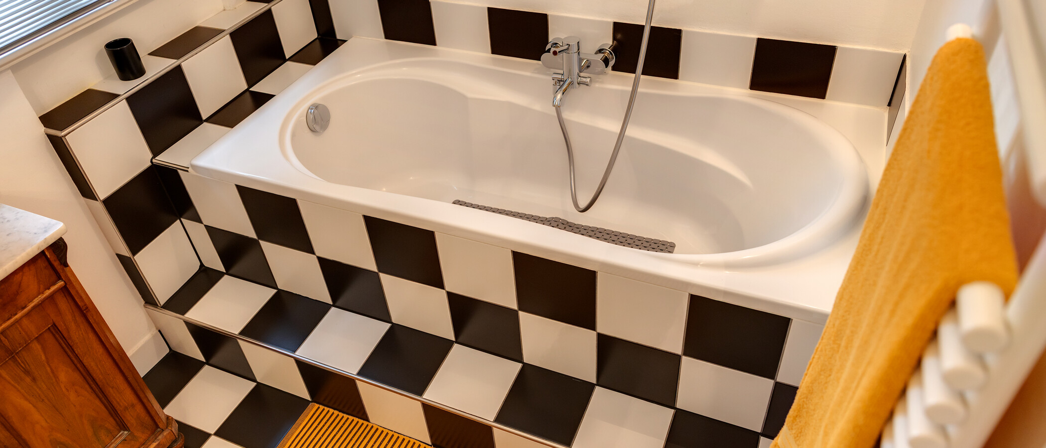 maisonette München Pasing 02 bathroom 407