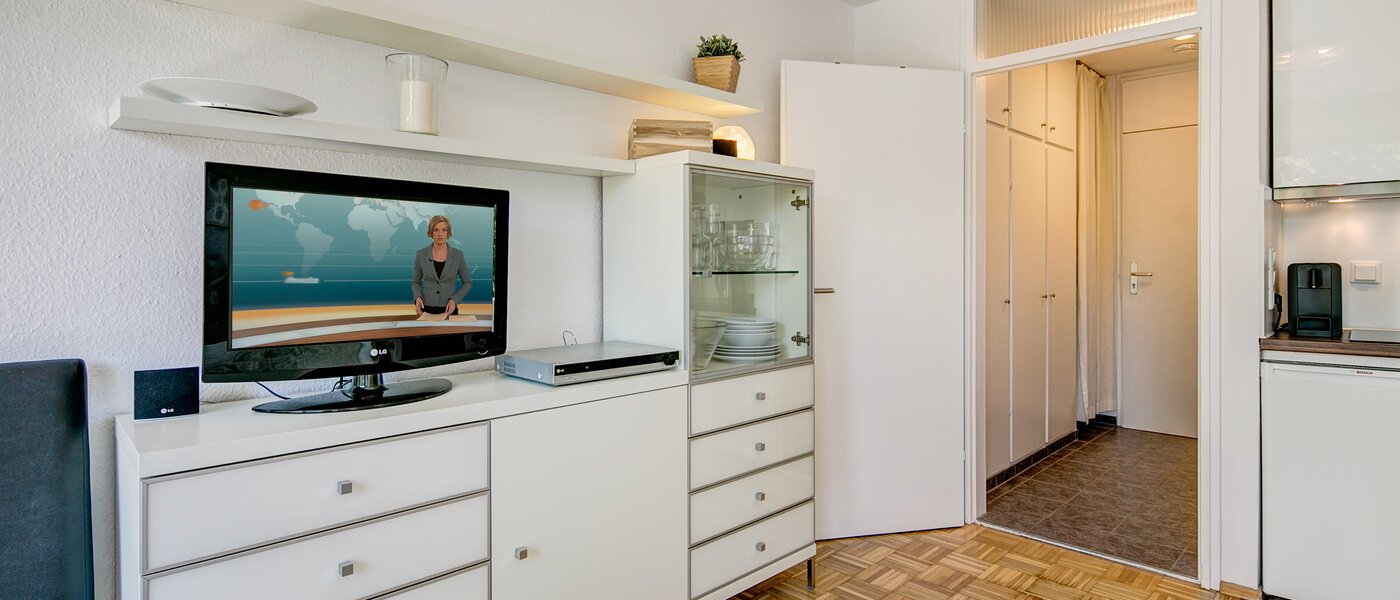 studio München Schwabing-Nord (zw. Leopoldstraße & Englischen Garten) 03 living room 4089