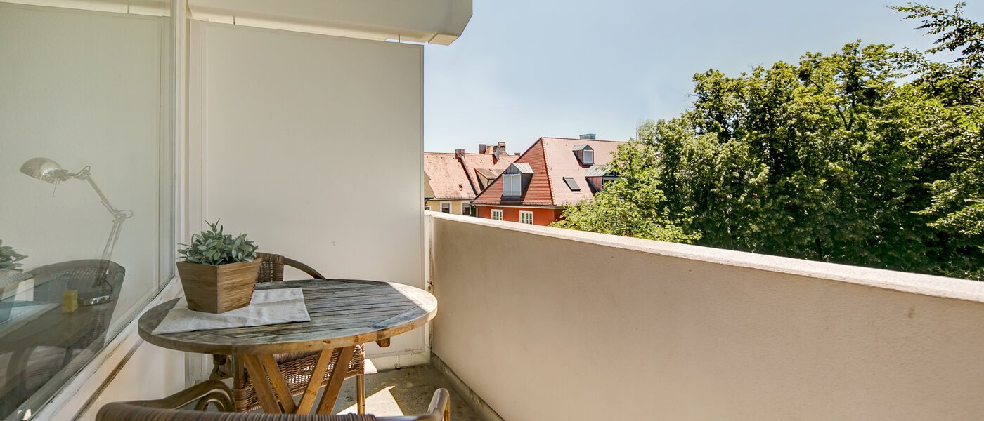 studio München Schwabing-Nord (zw. Leopoldstraße & Englischen Garten) 01 balcony 4089