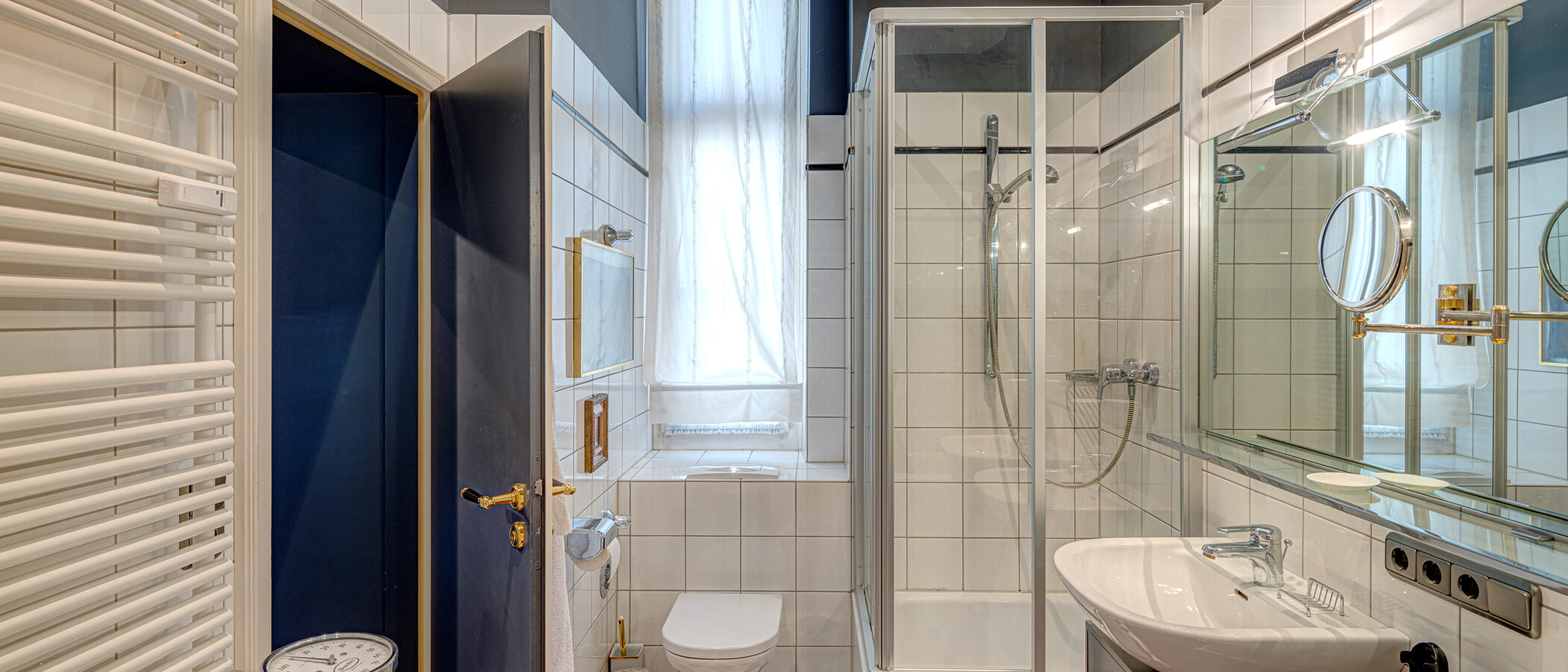 apartment München Lehel 03 1. bathroom 4093