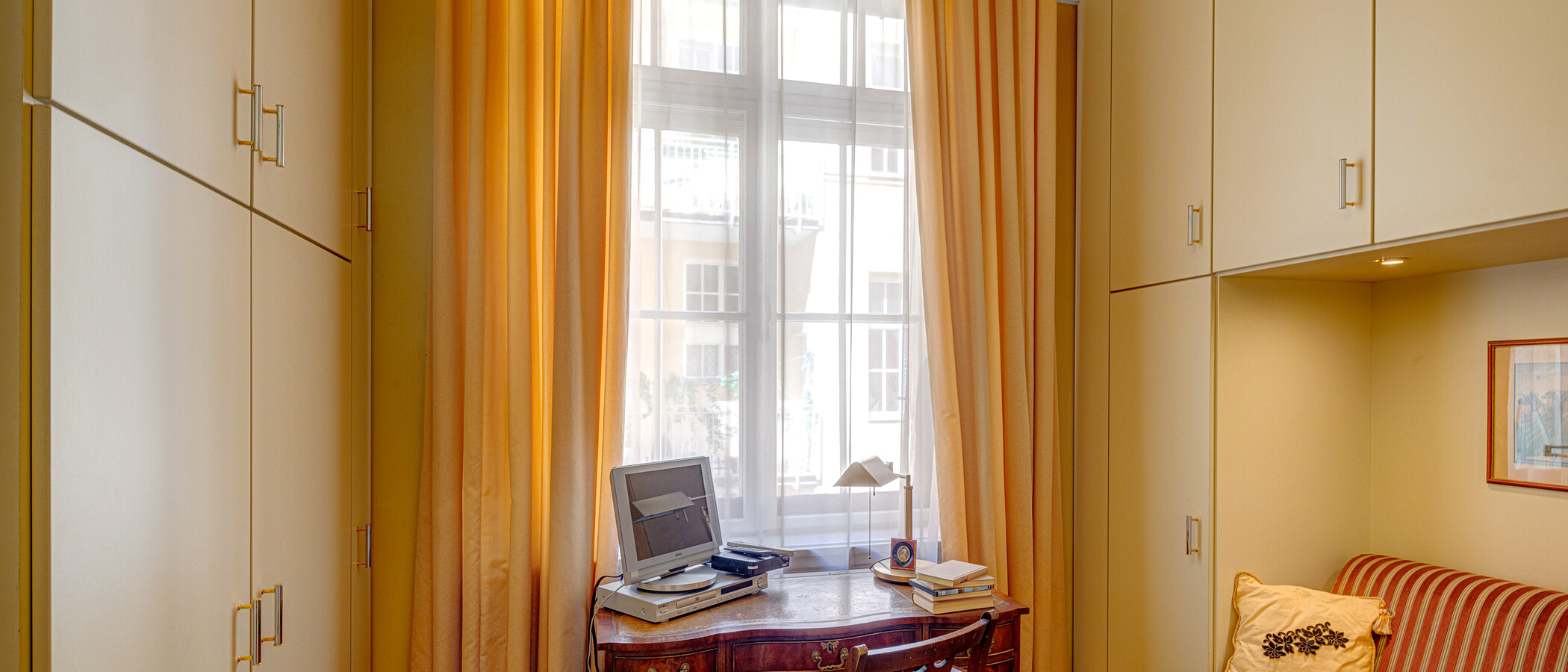 apartment München Lehel 01 guest room 4093