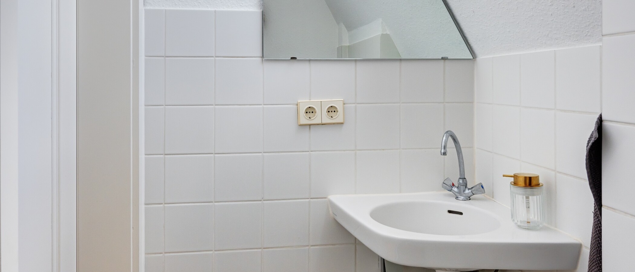 apartment München Schwanthalerhöhe 02 separate toilet 4210