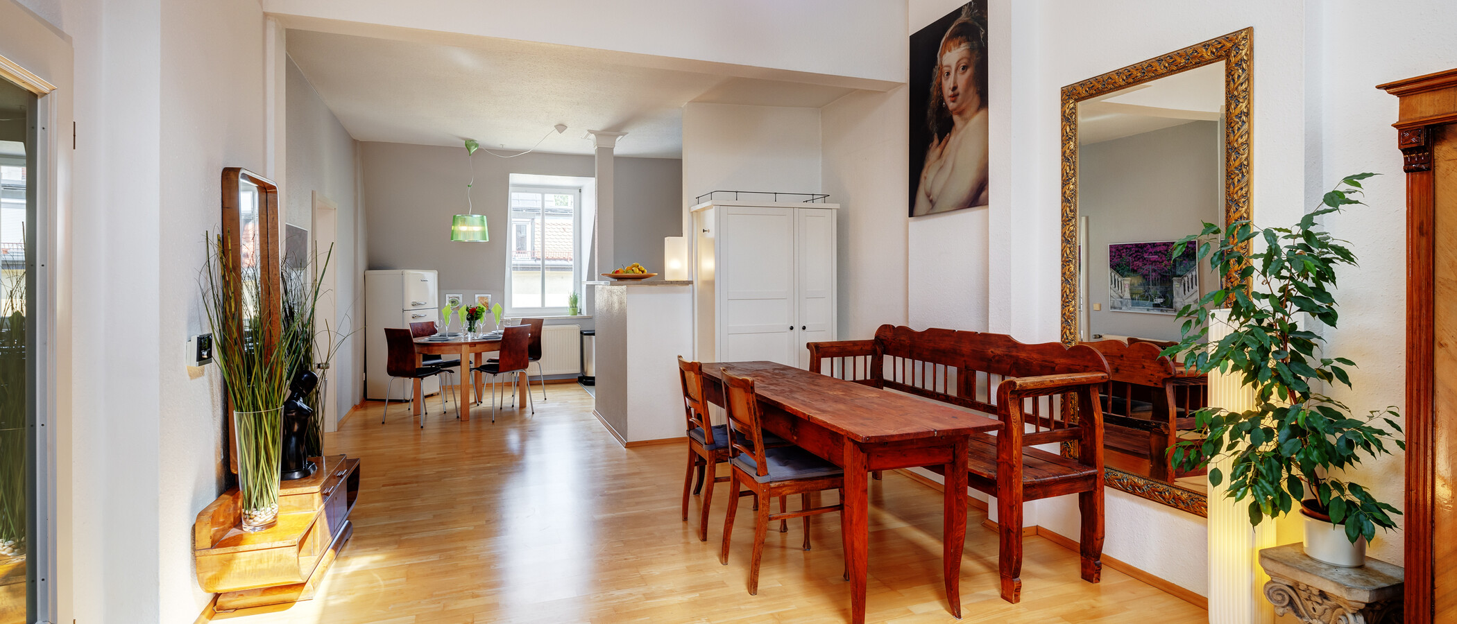apartment München Schwanthalerhöhe 03 dining area 4210