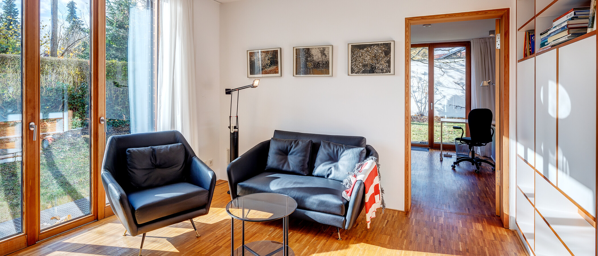 apartment with garden 	 München Harlaching 02 living room 4247
