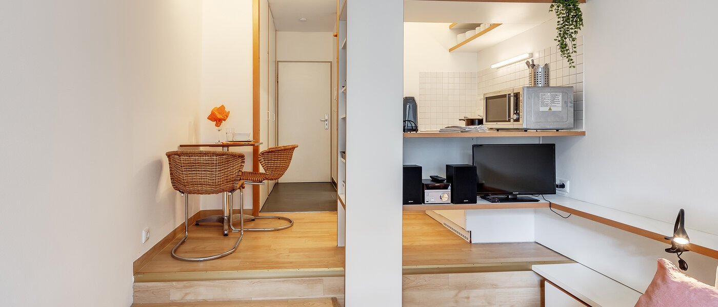 studio München Maxvorstadt - Museumsviertel 02 living area 4250