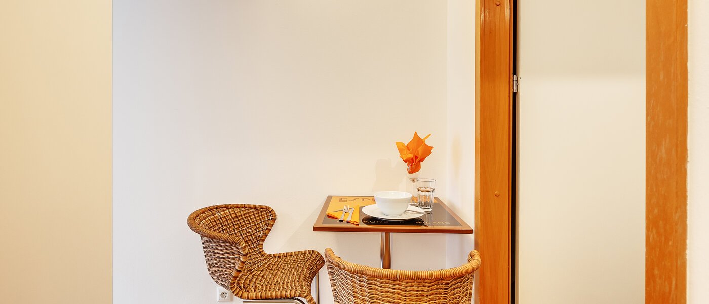 studio München Maxvorstadt - Museumsviertel 03 living area 4250